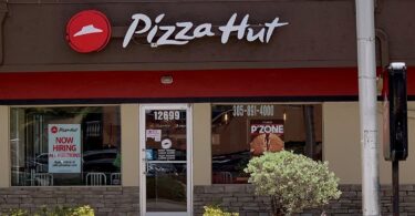 Does Pizza Hut Takes Cash