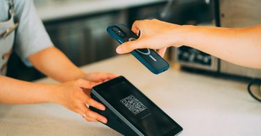Does Rouses Take Apple Pay? (The Best Answer in 2023)